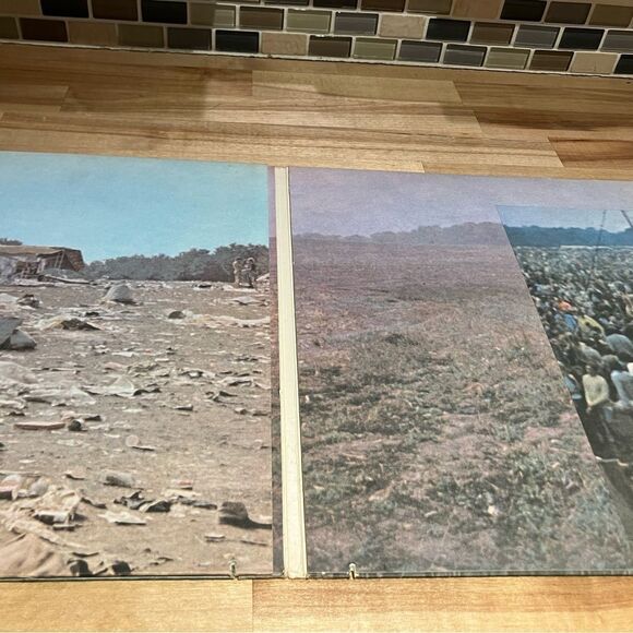 Woodstock two, two record set, vinyl records, excellent condition - Picture 2 of 4